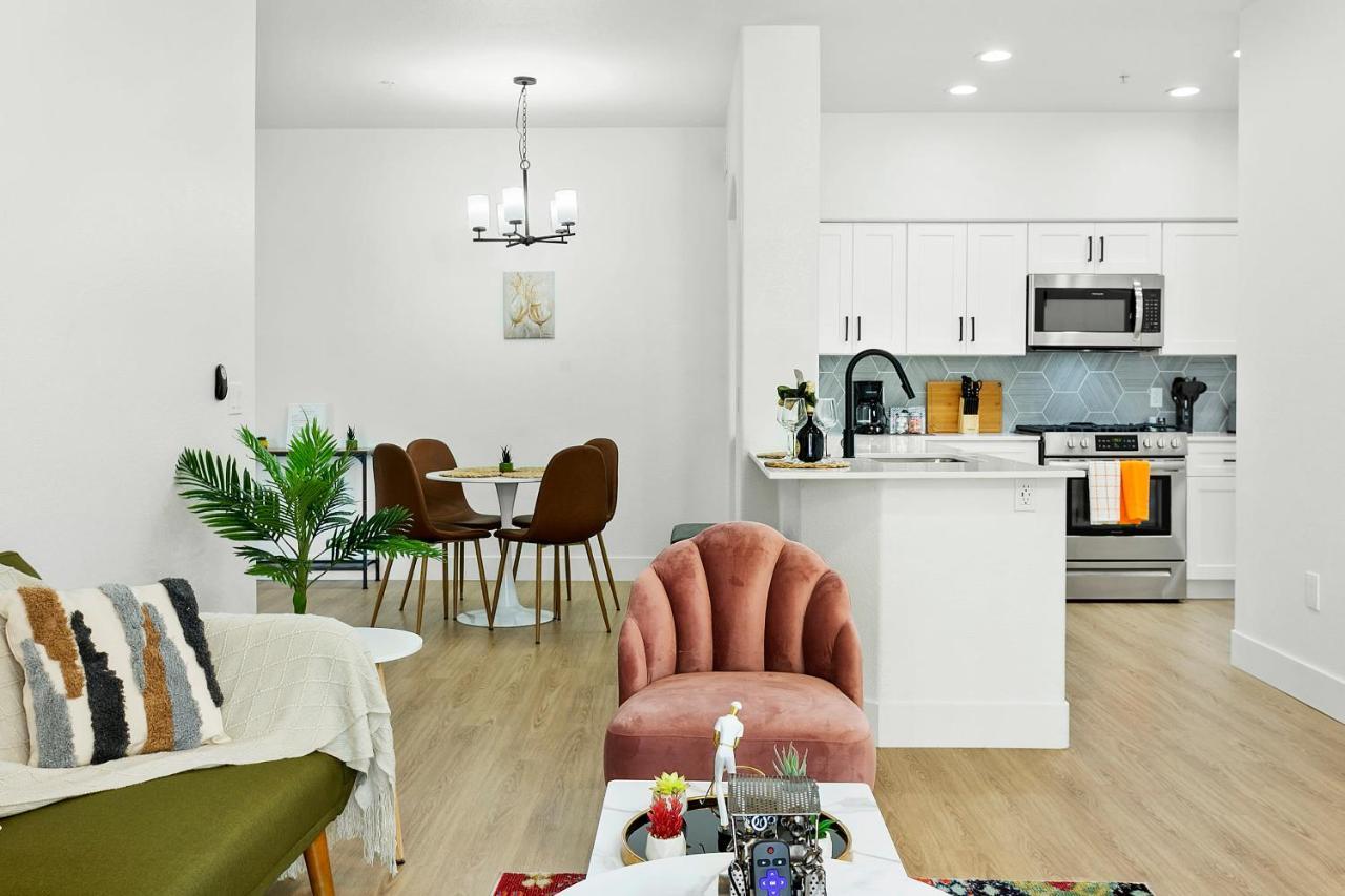 Cozysuites By The Stadium With Pool 06